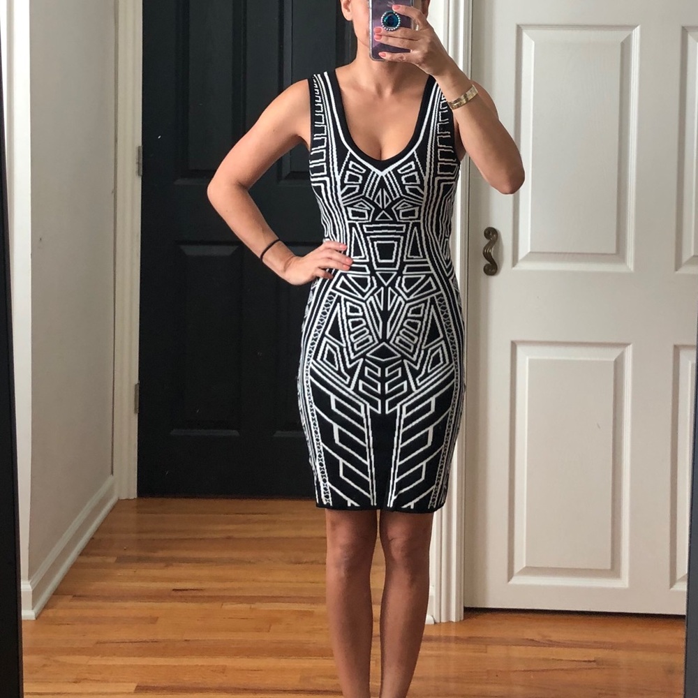 Bebe reversible geometric dress small.